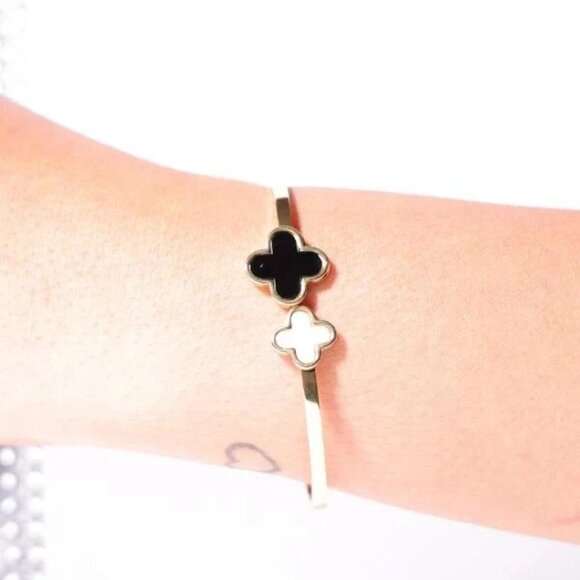 Gold Plated Clover Bracelet – Trendy Women’s Fashion Jewelry for Casual Wear - Picture 5 of 5